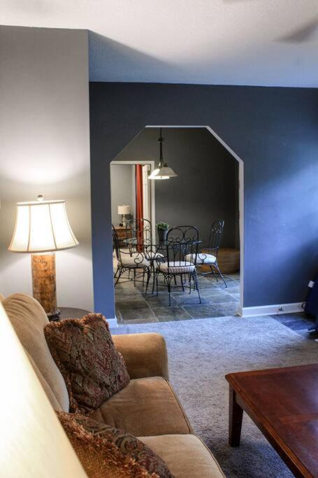 Appartement Dartt'S Park Flat à Owatonna Extérieur photo